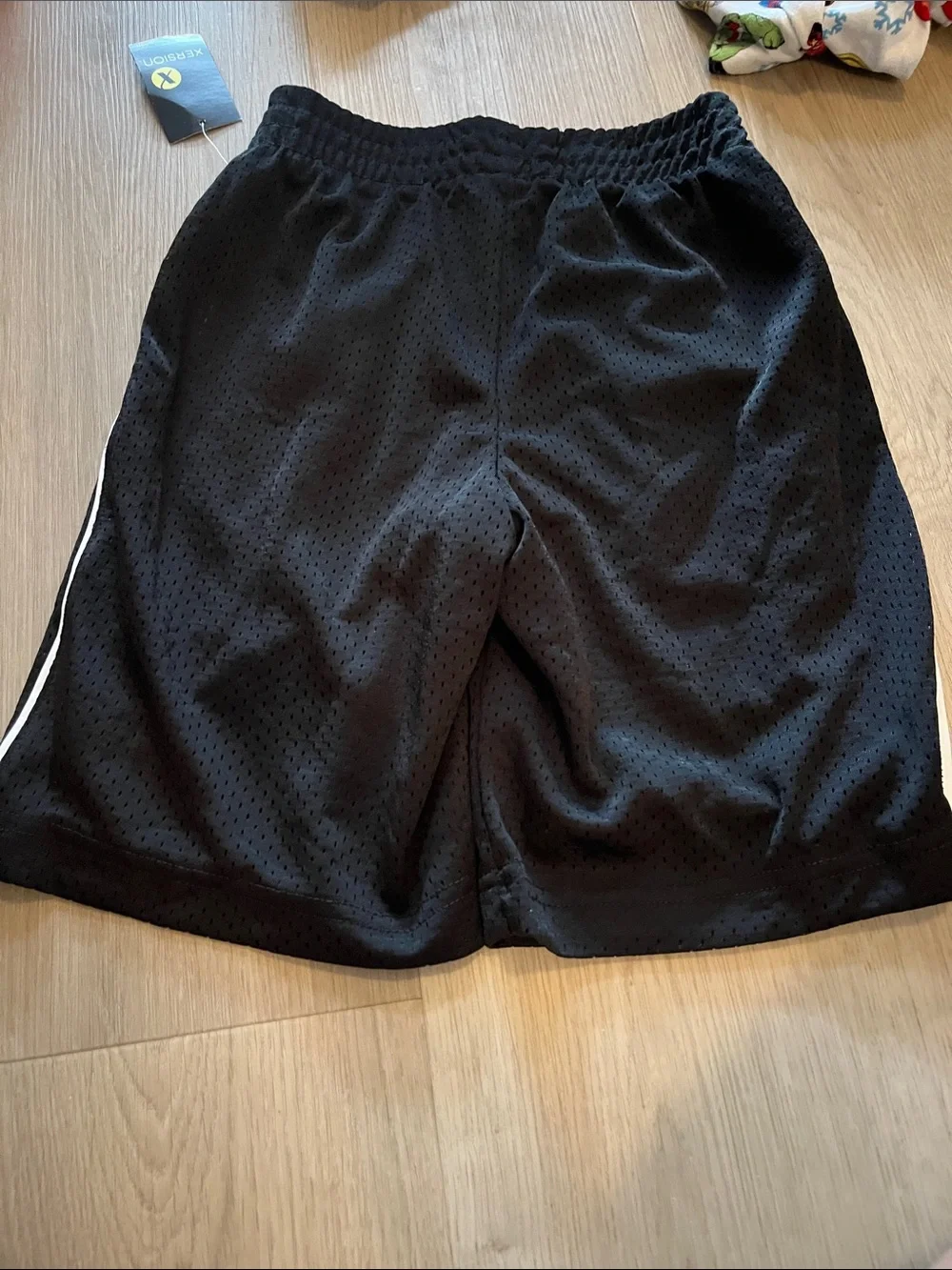 Xersion Black Mesh Athletic Shorts with White Side Piping XS 6/7
